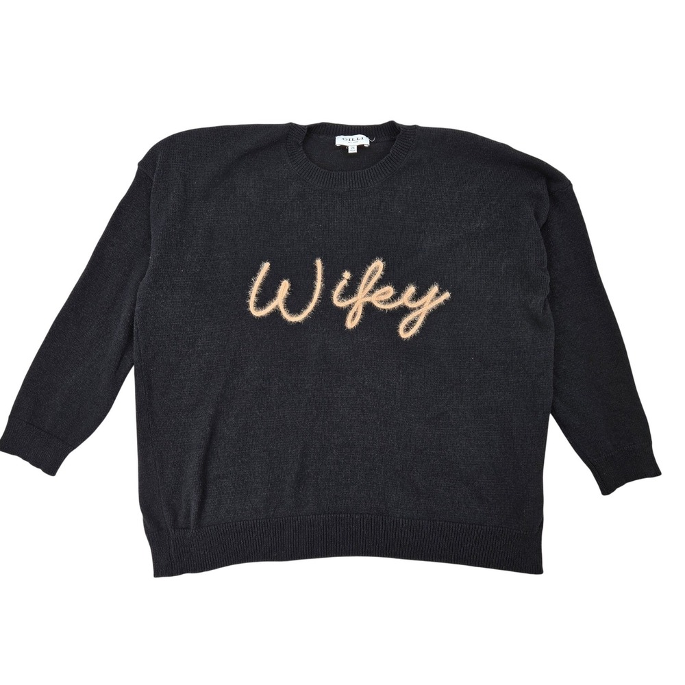 Gilli 2X Wifey Pullover Sweater Women Black Fuzzy Embroidery Text Oversized Knit